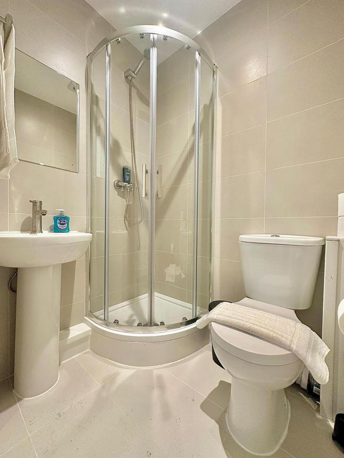 264 Rooms Лондон Екстериор снимка